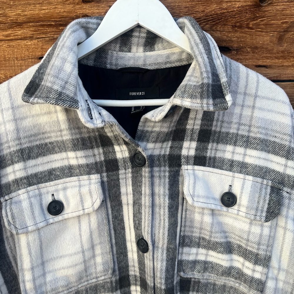 FOREVER 21 | Plaid Chunky Shirt Jacket Shacket M - Picture 2 of 5